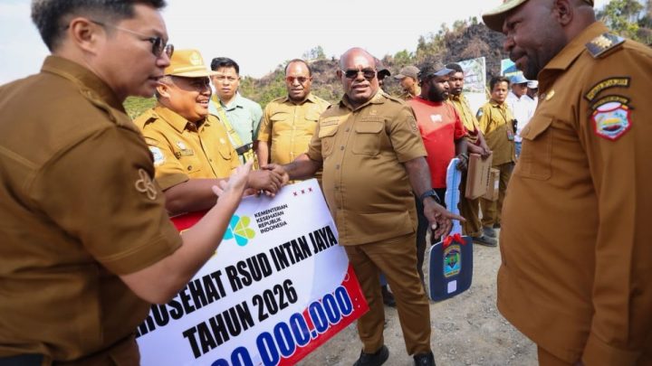 Pemprov Papua Tengah salurkan bantuan alkes ke Intan Jaya