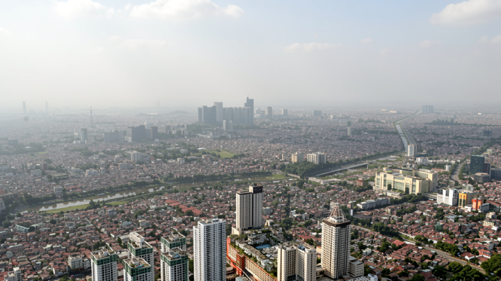 Udara Jakarta tak sehat bagi kelompok sensitif pada Sabtu pagi