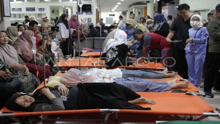 Anggota DPR minta penanganan optimal bagi santri keracunan di Sidoarjo