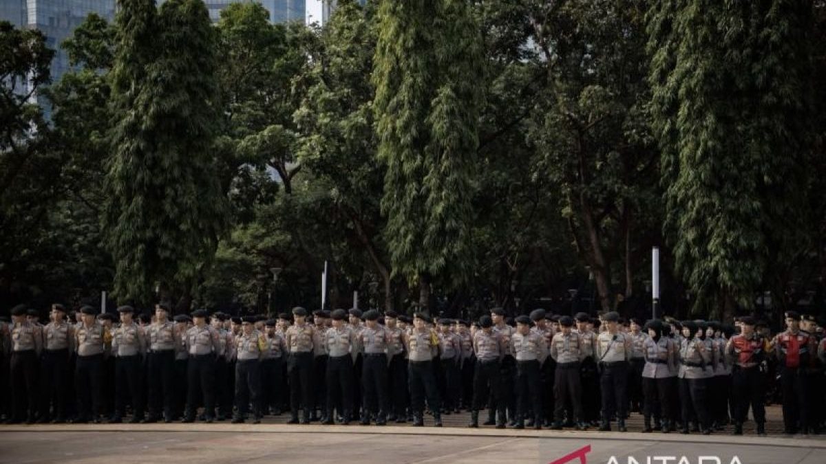 Polda Metro Jaya siagakan 11.261 personel amankan aksi buruh di DPR