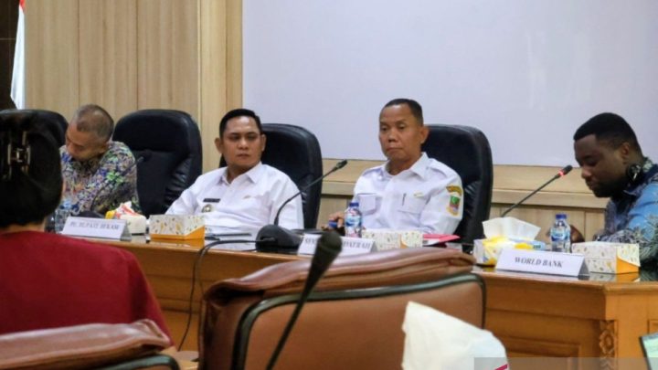 Pemkab Bekasi terima World Bank bahas tata kelola TPST Kertamukti