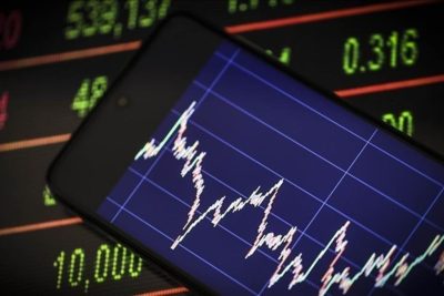 Menkeu Saudi: Konflik dan gangguan rantai pasok tekan ekonomi global