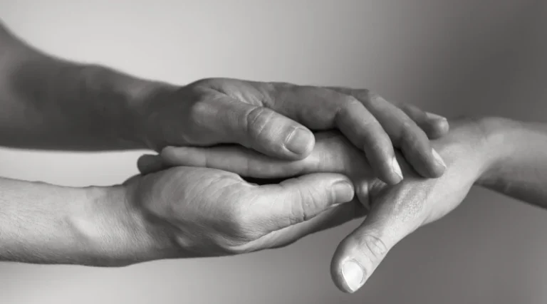 Membantu Orang Lain dengan Ikhlas