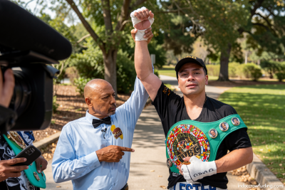 Martinez pertahankan sabuk WBC dengan TKO Planic