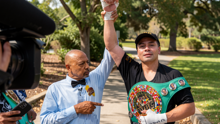 Martinez pertahankan sabuk WBC dengan TKO Planic