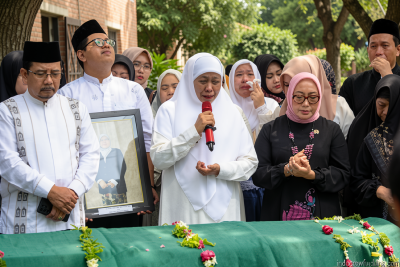 Gubernur Jatim-Menteri PPPA lepas jenazah Kepala Asrama Haji Surabaya