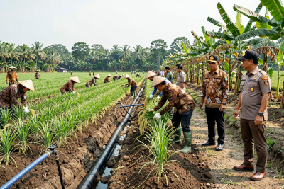 Bulog Bogor salurkan 10 ribu ton bantuan pangan beras