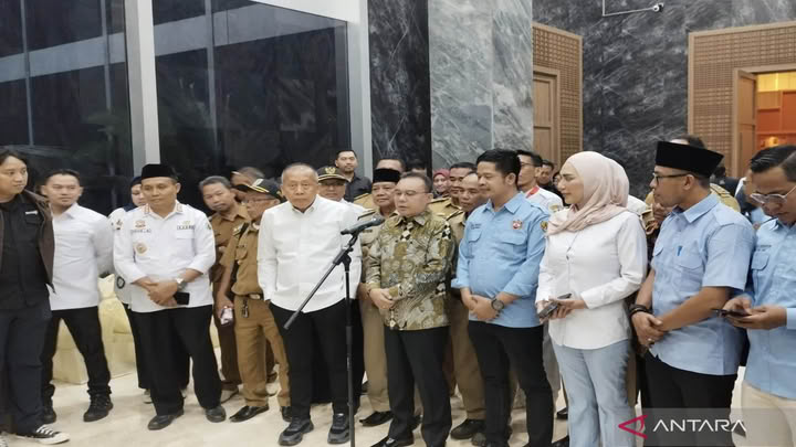DPR akan bicara dengan pemerintah soal usul perpanjangan jabatan kades