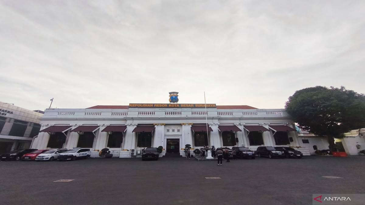 Tiga anggota DPRD diduga terjaring kasus narkotika di Surabaya