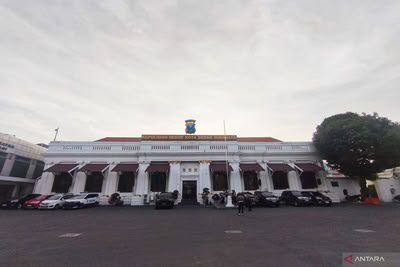Tiga anggota DPRD diduga terjaring kasus narkotika di Surabaya