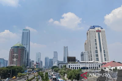 Hujan ringan diprediksi guyur sebagian Jakarta Jumat ini