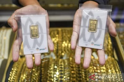 Senin ini harga emas Antam turun Rp16.000 jadi Rp2,597 juta per gram
