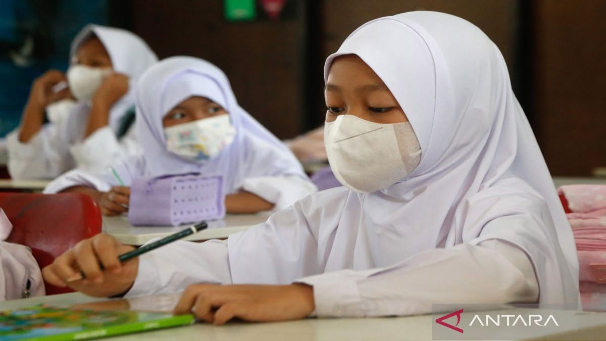 kegiatan-belajar-mengajar-di-bekasi-dengan-protokol-kesehatan-2859044